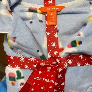 FLEECE PYJAMAS from Joe Fresh. Womens’ size medium.